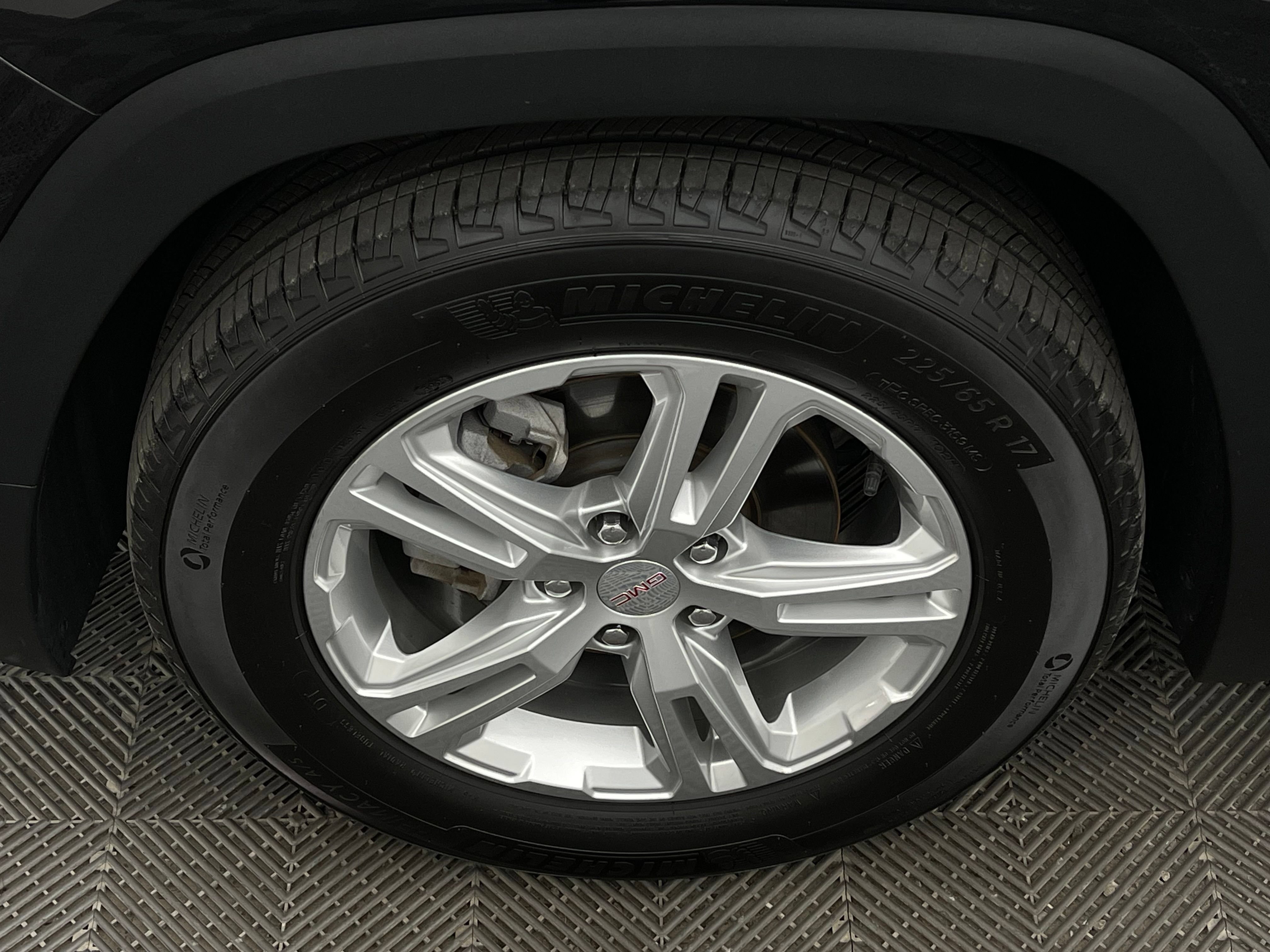 Used 2022 GMC Terrain SLE w/ Driver Convenience Package FWD image 15