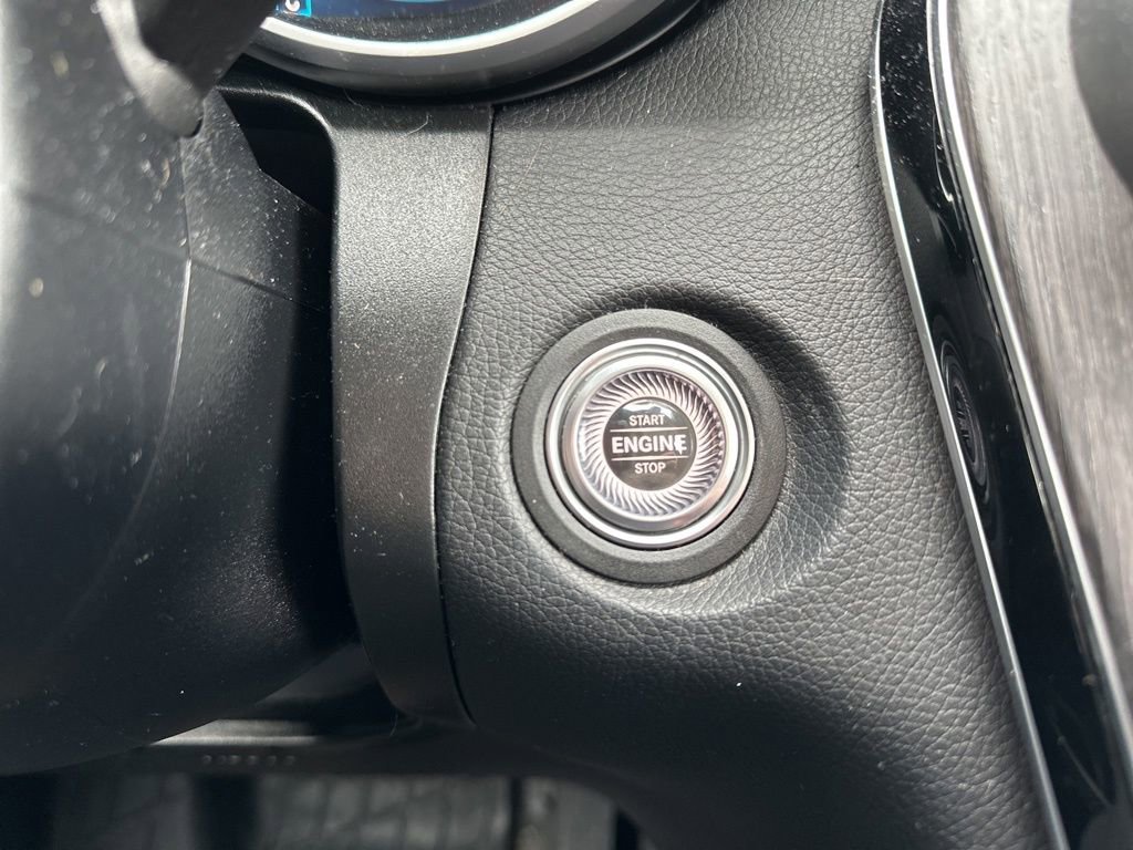 Used 2020 Mercedes-Benz GLC 300 4MATIC image 25