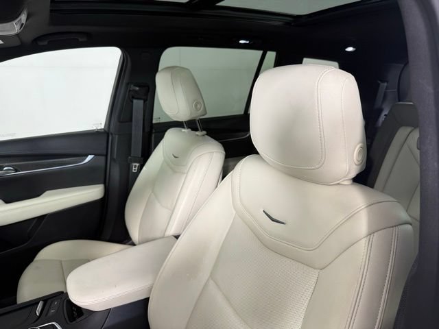Certified 2022 Cadillac XT6 Sport w/ Technology Package AWD/4WD image 7
