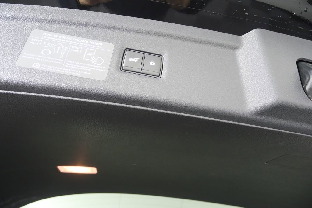 Used 2025 INFINITI QX50 Sport image 18