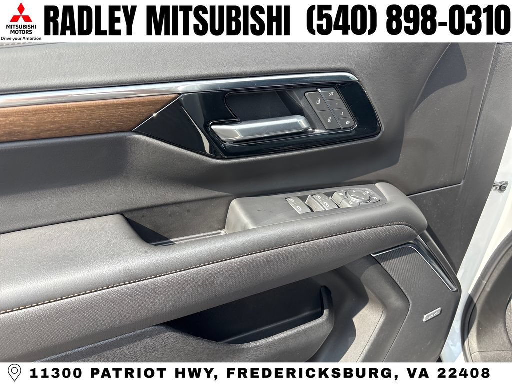 Used 2025 Chevrolet Tahoe High Country w/ Sun And Tow Package AWD/4WD image 5