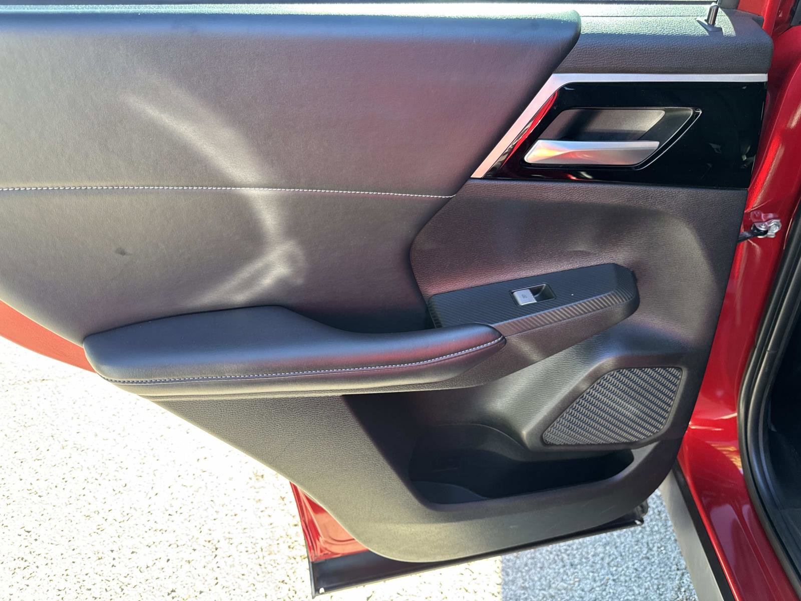 Used 2023 Mitsubishi Outlander SE image 9