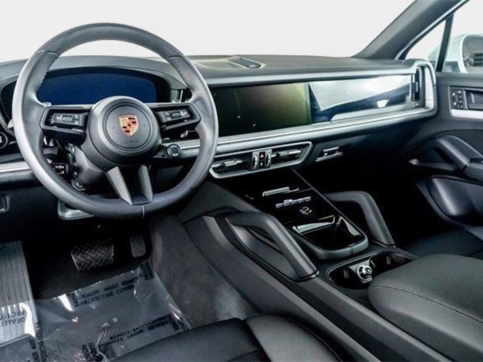 Used 2025 Porsche Cayenne image 2