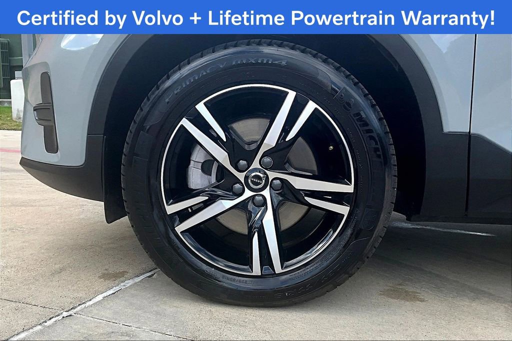 Certified 2025 Volvo XC40 B5 Core image 11