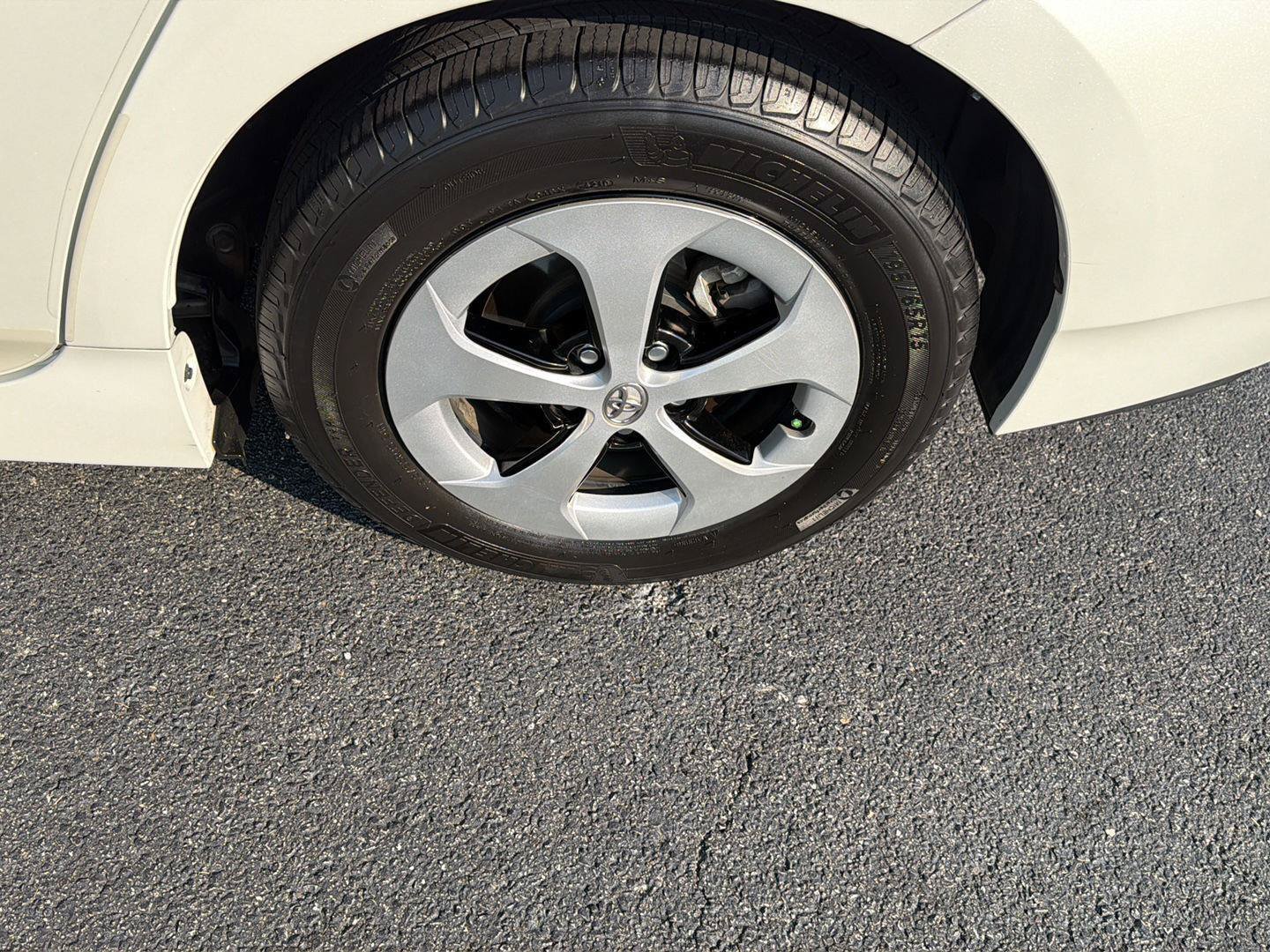 Used 2015 Toyota Prius Three FWD image 34