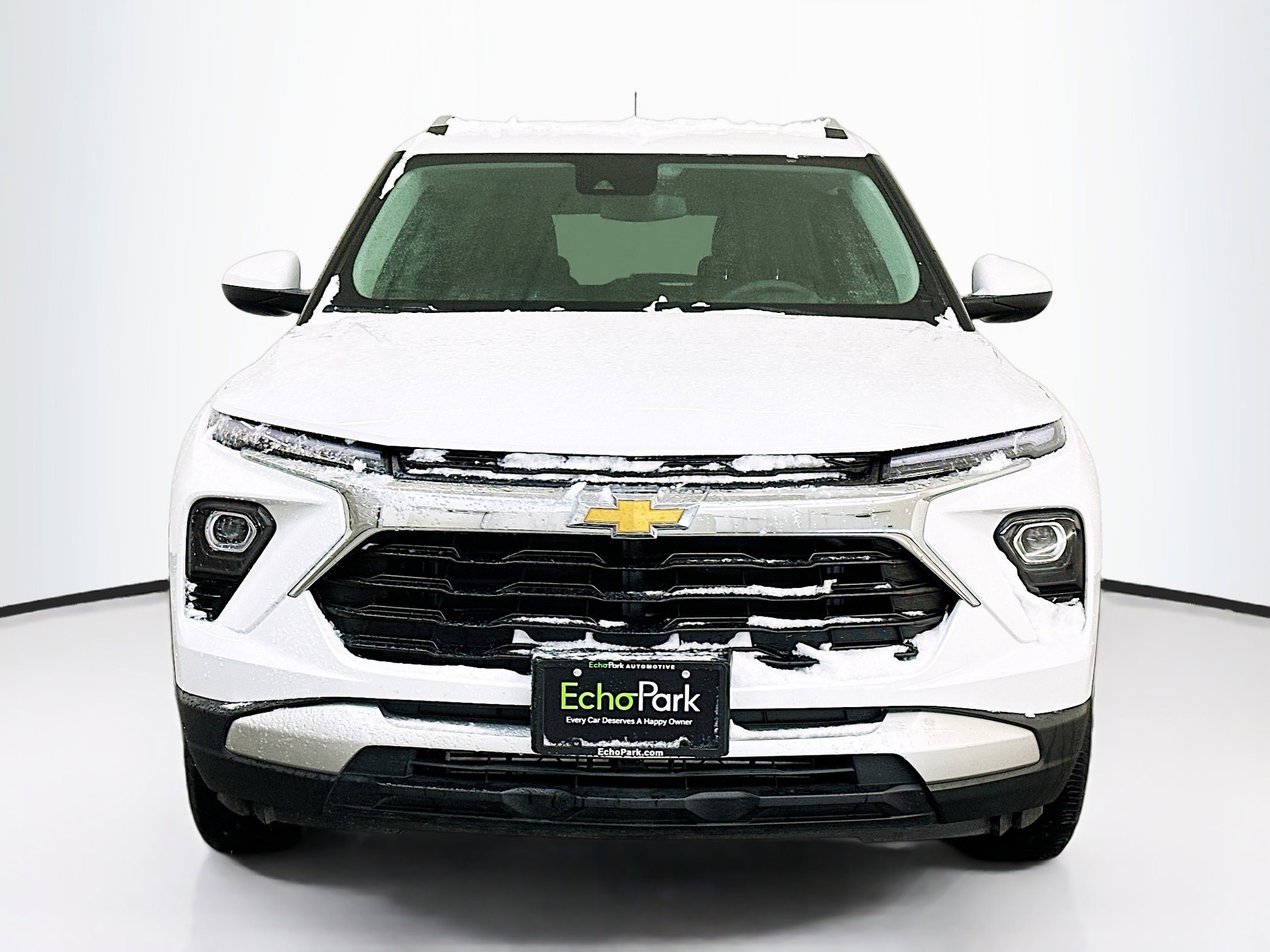 Used 2025 Chevrolet TrailBlazer LT image 2