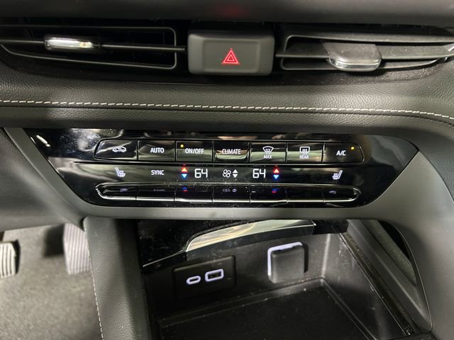 Used 2023 Buick Envision Essence image 25