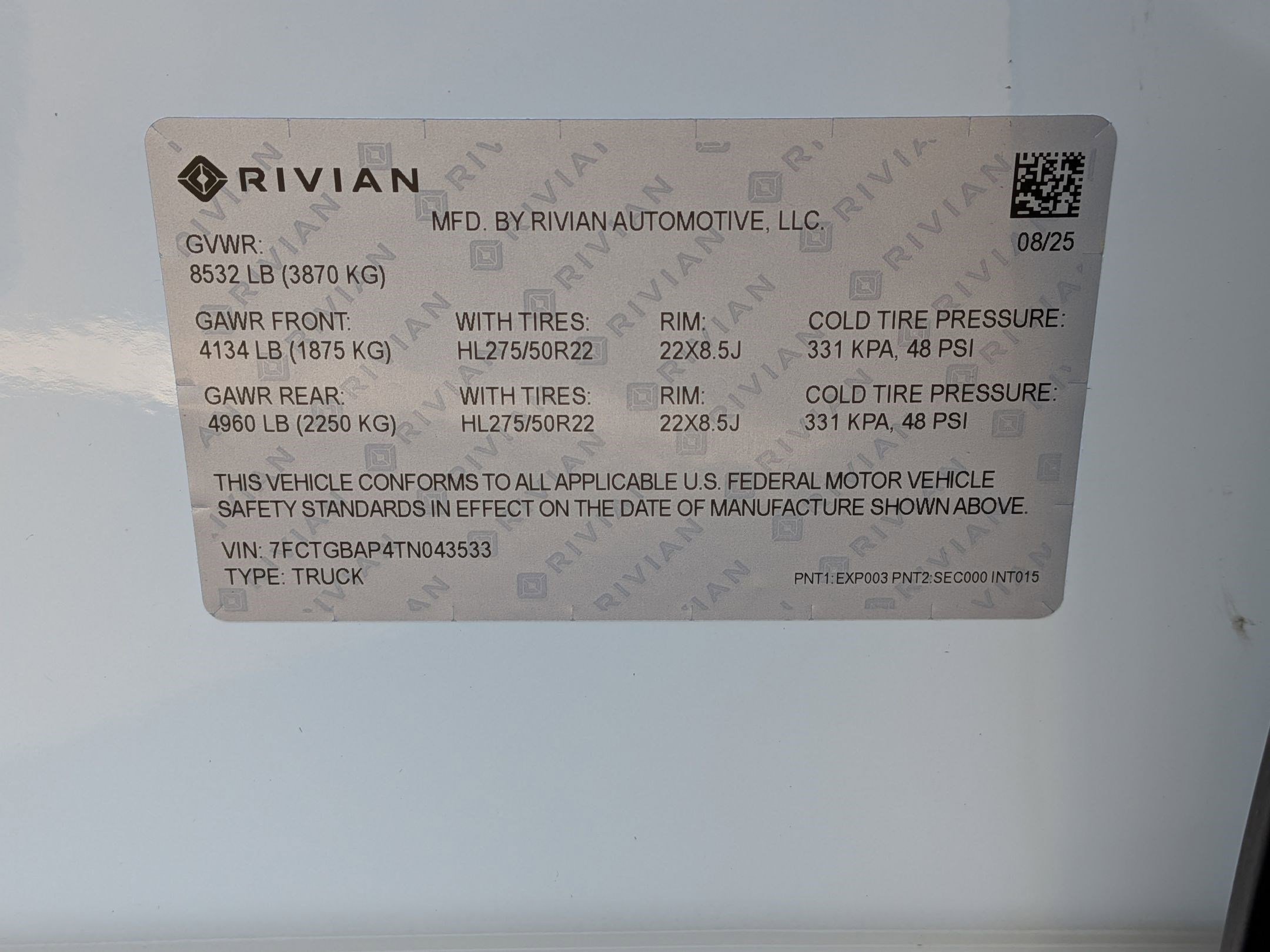 Used 2026 Rivian R1T Premium image 32
