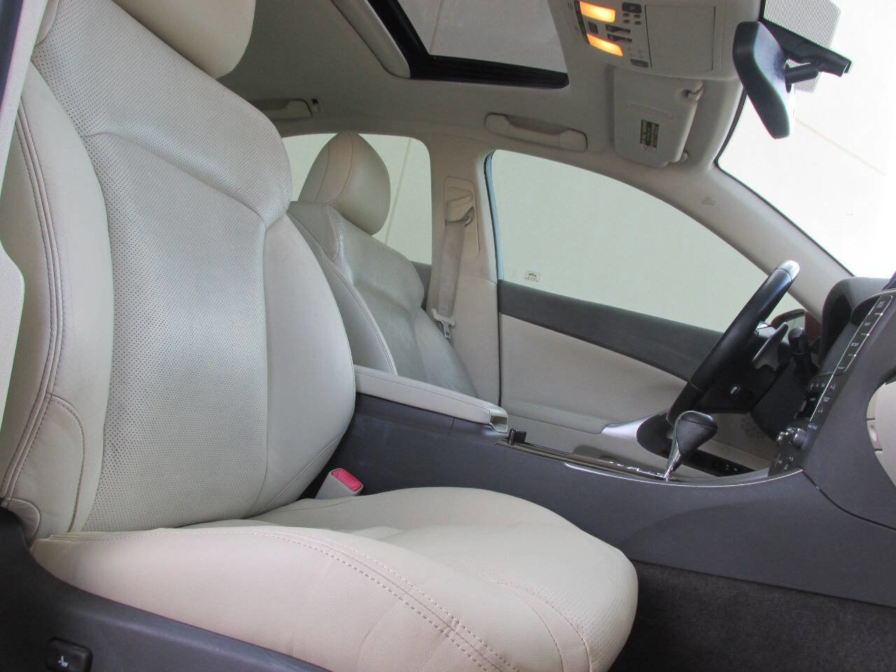 Used 2011 Lexus IS 250 w/ Premium Pkg Value Edition image 18