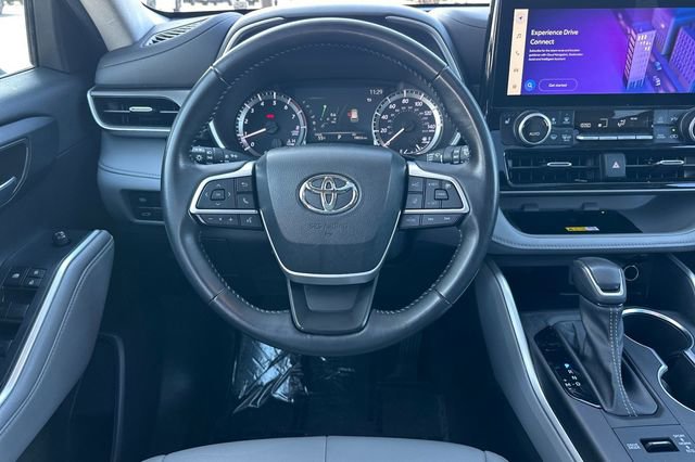 Certified 2023 Toyota Highlander XLE image 21