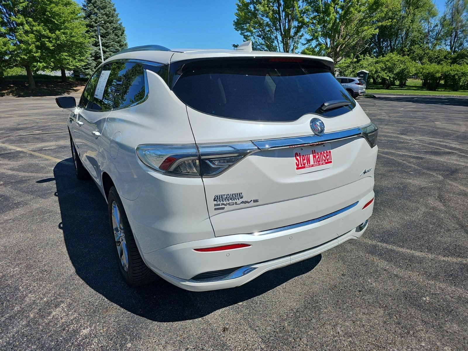 Used 2023 Buick Enclave Avenir w/ Trailering Package, 5000 lbs. AWD/4WD image 3