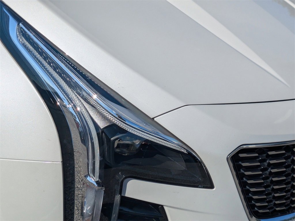 Used 2023 Cadillac XT4 Premium Luxury image 9