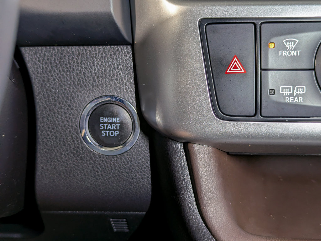 Used 2019 Toyota Highlander XLE AWD/4WD image 28