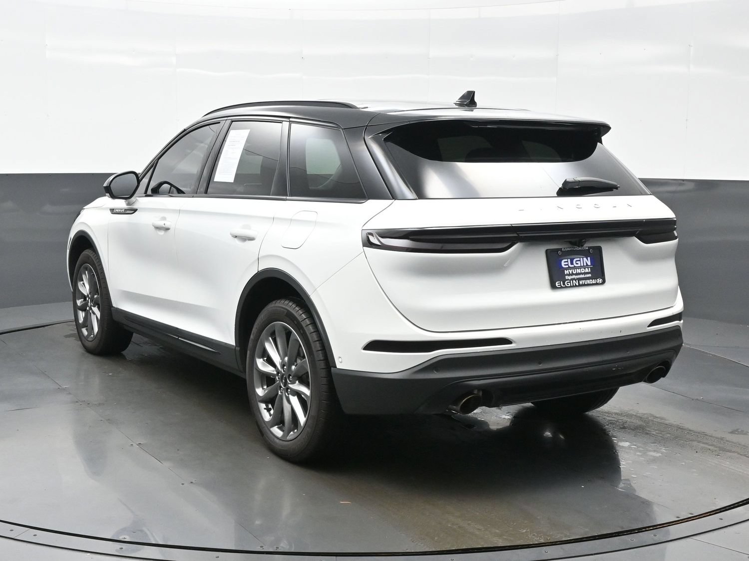 Used 2022 Lincoln Corsair AWD w/ Premium Package image 4