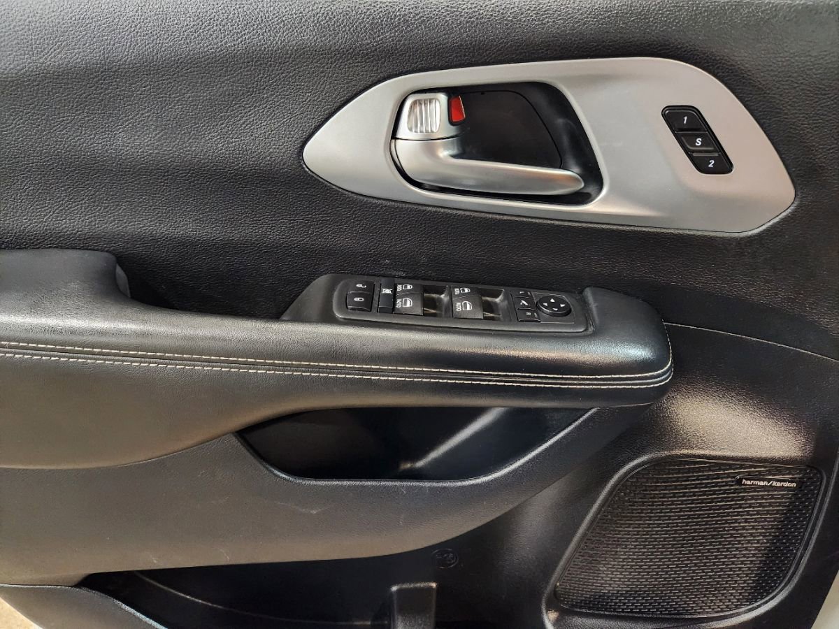 Used 2020 Chrysler Pacifica Limited w/ Advanced Safetytec Group image 44