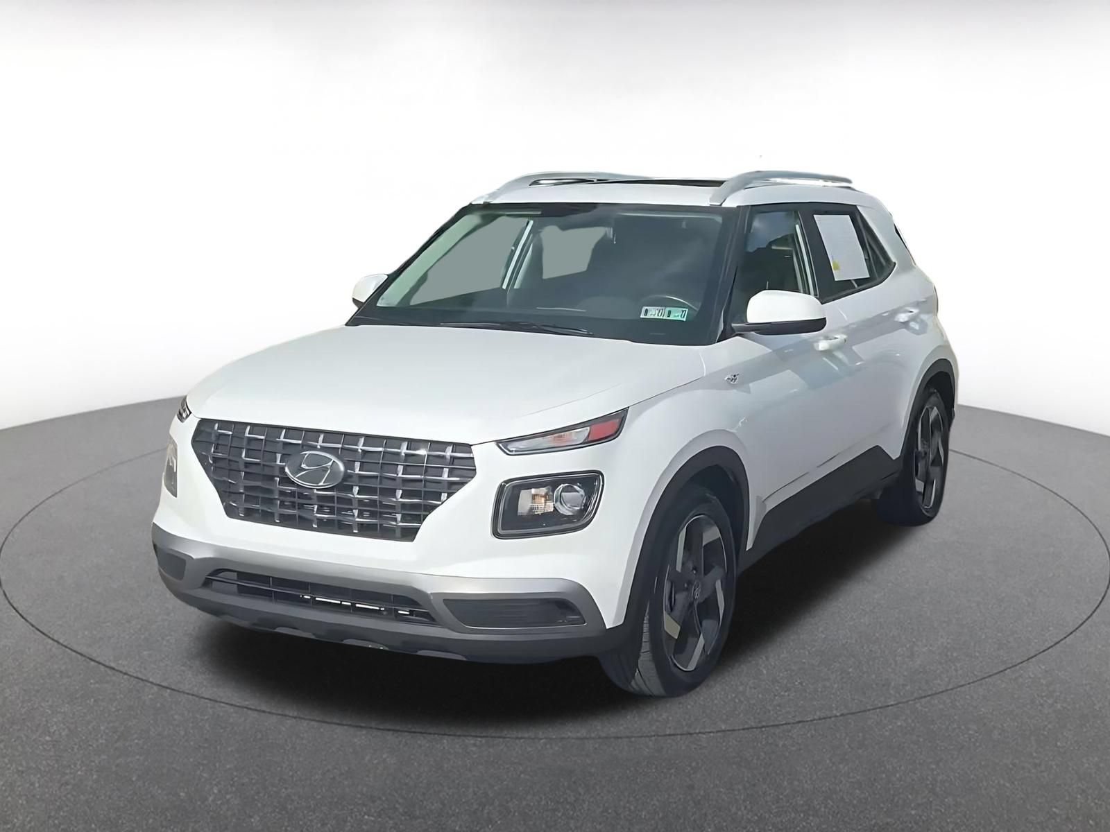 Used 2026 Hyundai Venue SEL FWD image 6