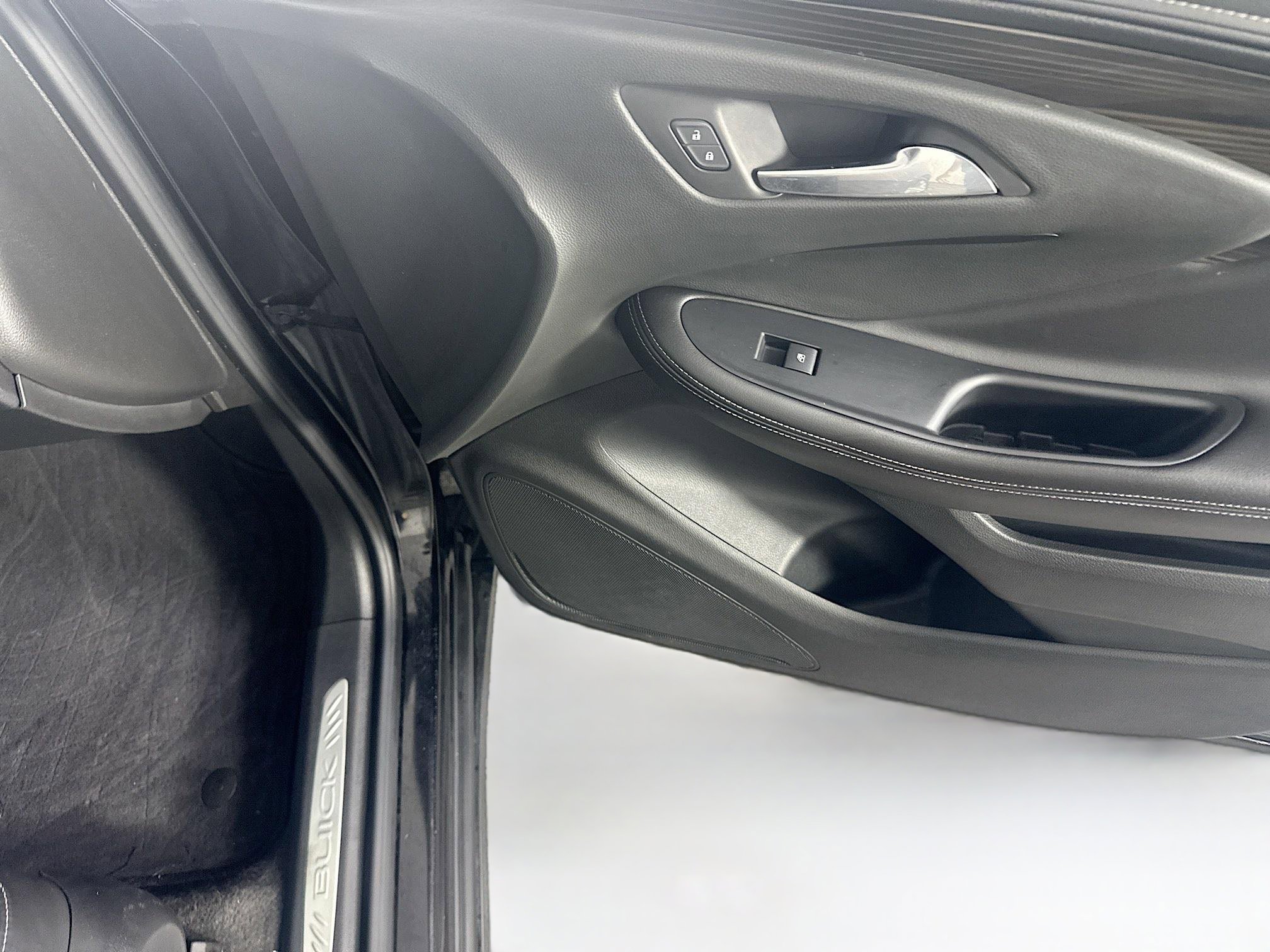 Used 2020 Buick Envision Essence image 31