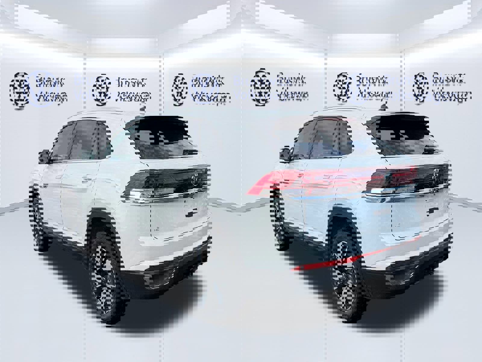 New 2026 Volkswagen Atlas Cross Sport SE AWD/4WD image 4