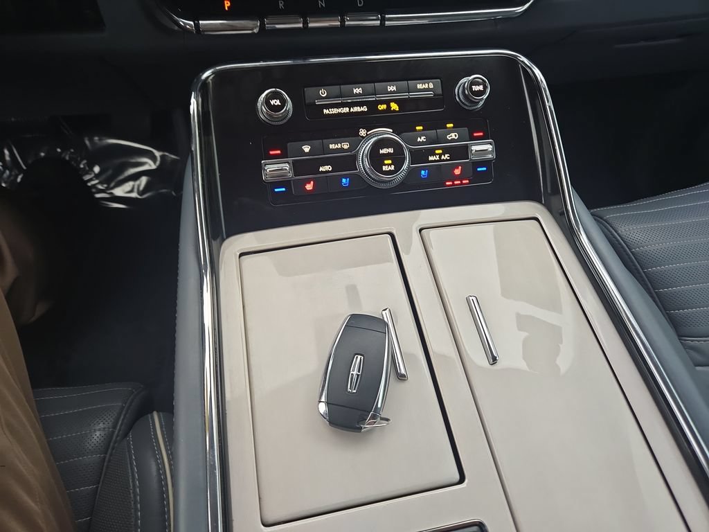 Used 2019 Lincoln Navigator Black Label AWD/4WD image 18