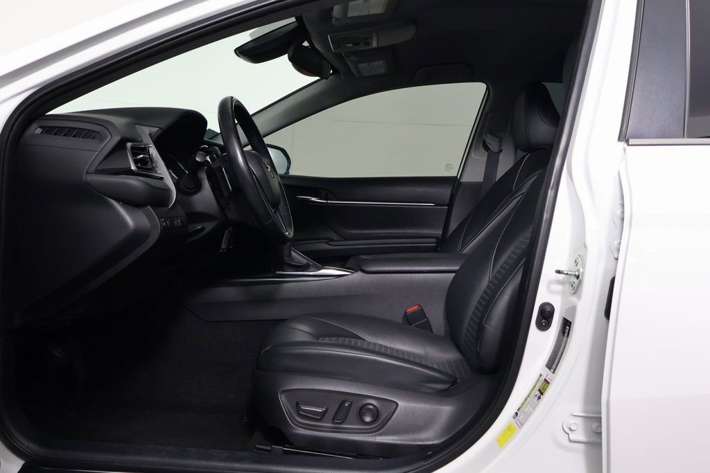 Used 2020 Toyota Camry SE image 10