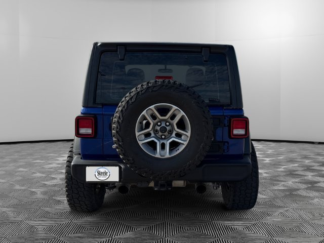 Used 2018 Jeep Wrangler Sport AWD/4WD image 4