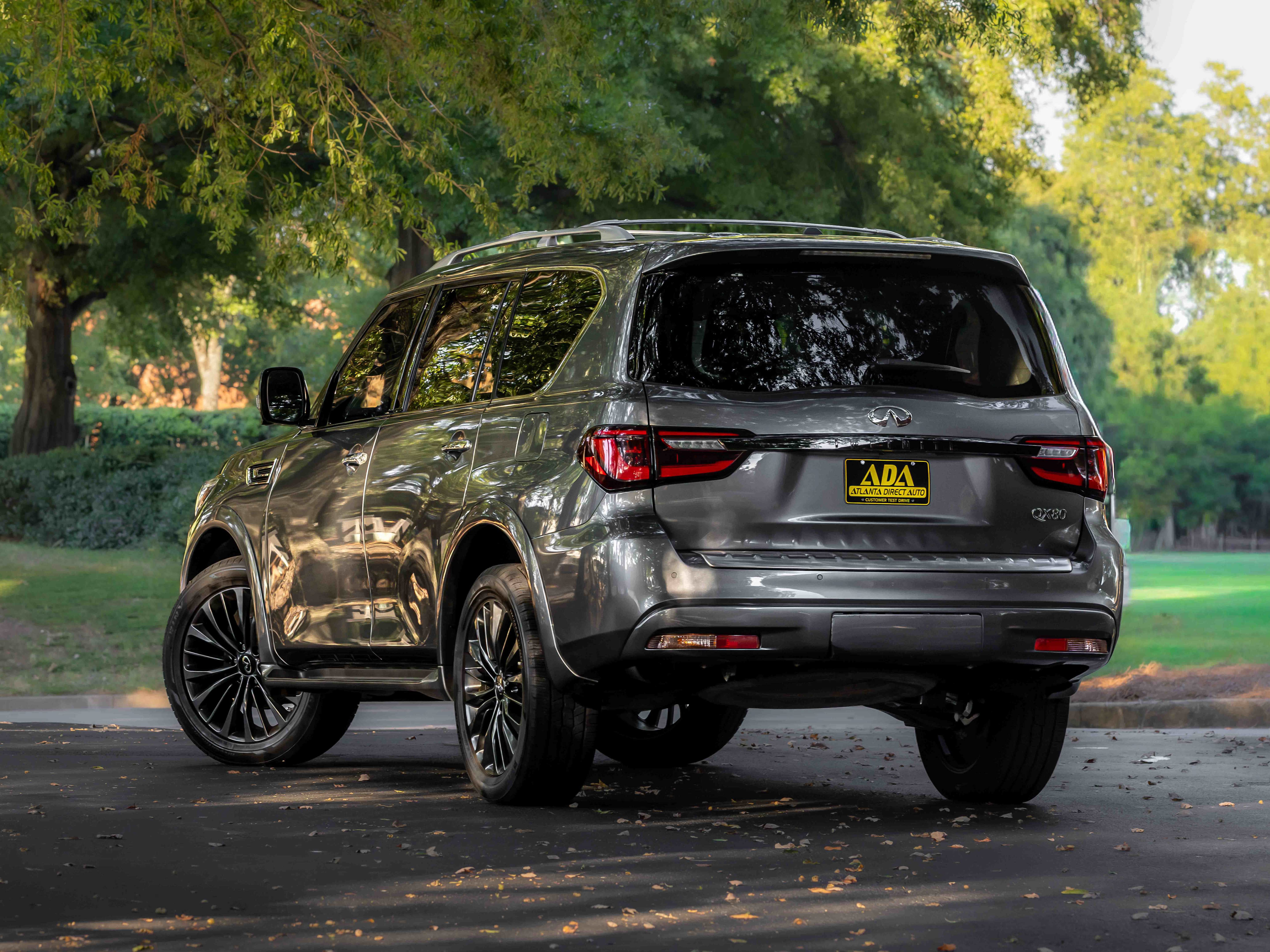Used 2021 INFINITI QX80 Premium Select w/ All-Season Package RWD image 3