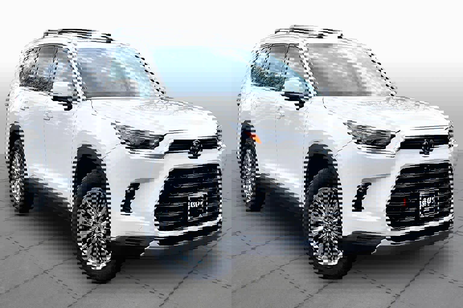 Used 2024 Toyota Grand Highlander Platinum image 3