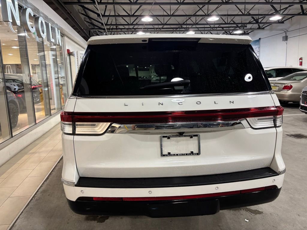 Used 2023 Lincoln Navigator L Reserve image 4