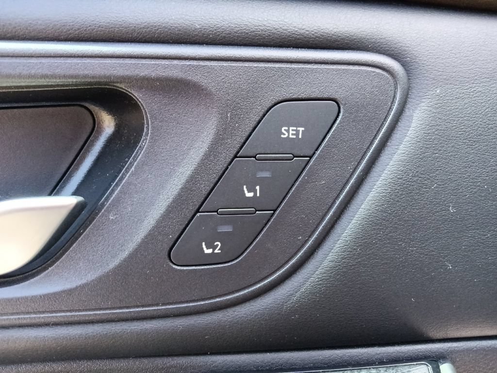 Used 2023 Nissan Rogue SL FWD image 12