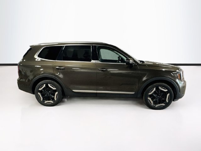 Certified 2023 Kia Telluride EX w/ EX Captain's Chair Package AWD/4WD image 8