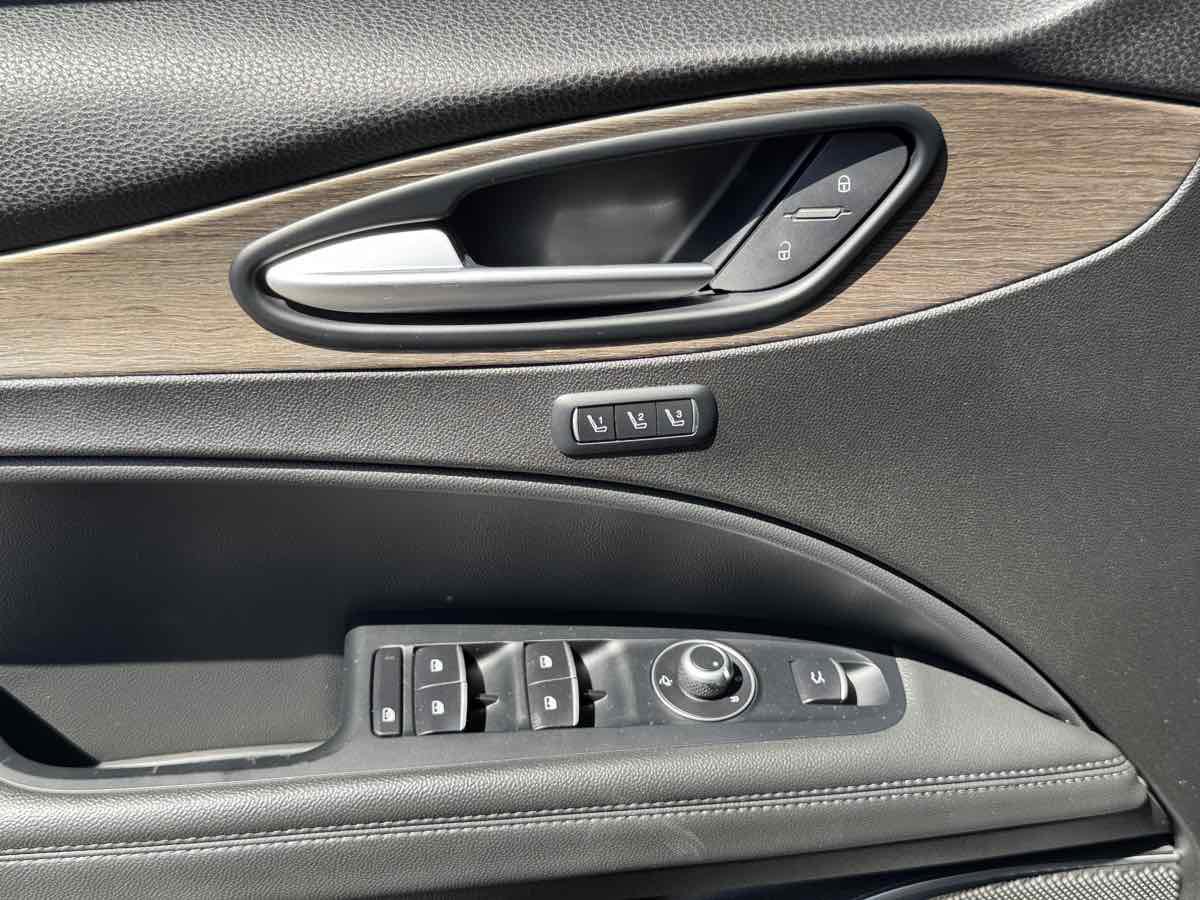 Used 2018 Alfa Romeo Stelvio Ti image 33