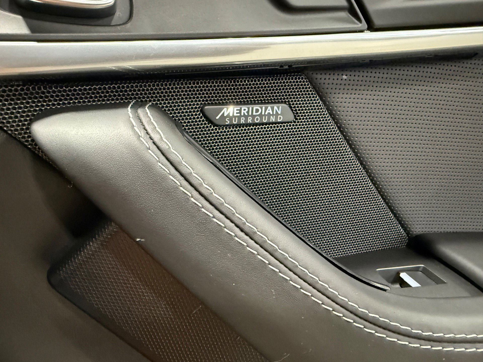 Used 2021 Jaguar F-TYPE R-Dynamic image 29