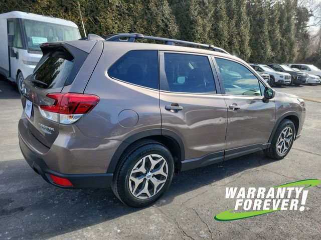 Used 2023 Subaru Forester Premium image 7