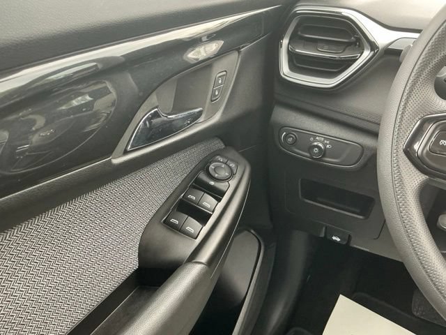 Used 2024 Chevrolet TrailBlazer LS w/ LS Convenience Package AWD/4WD image 24
