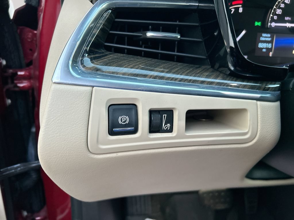 Used 2017 Cadillac XT5 FWD image 21