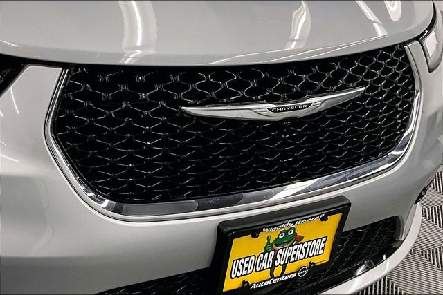 Used 2024 Chrysler Pacifica Limited image 31