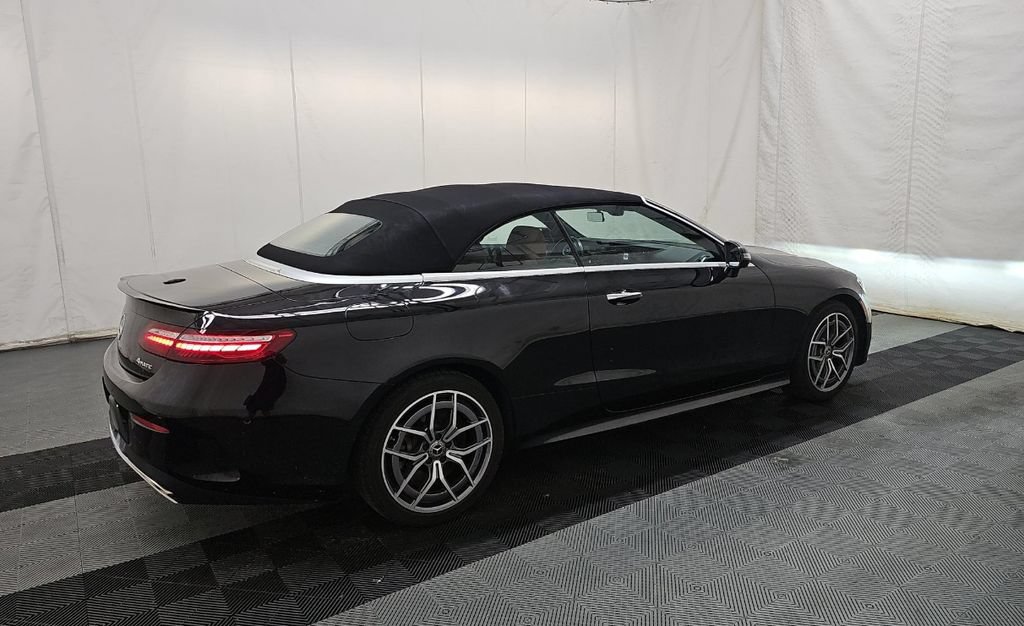 Used 2023 Mercedes-Benz E 450 4MATIC Cabriolet image 4