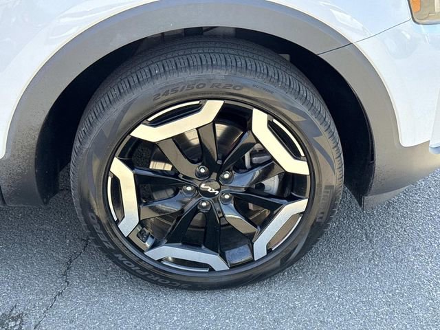 Used 2023 Kia Telluride EX w/ EX Captain's Chair Package image 7