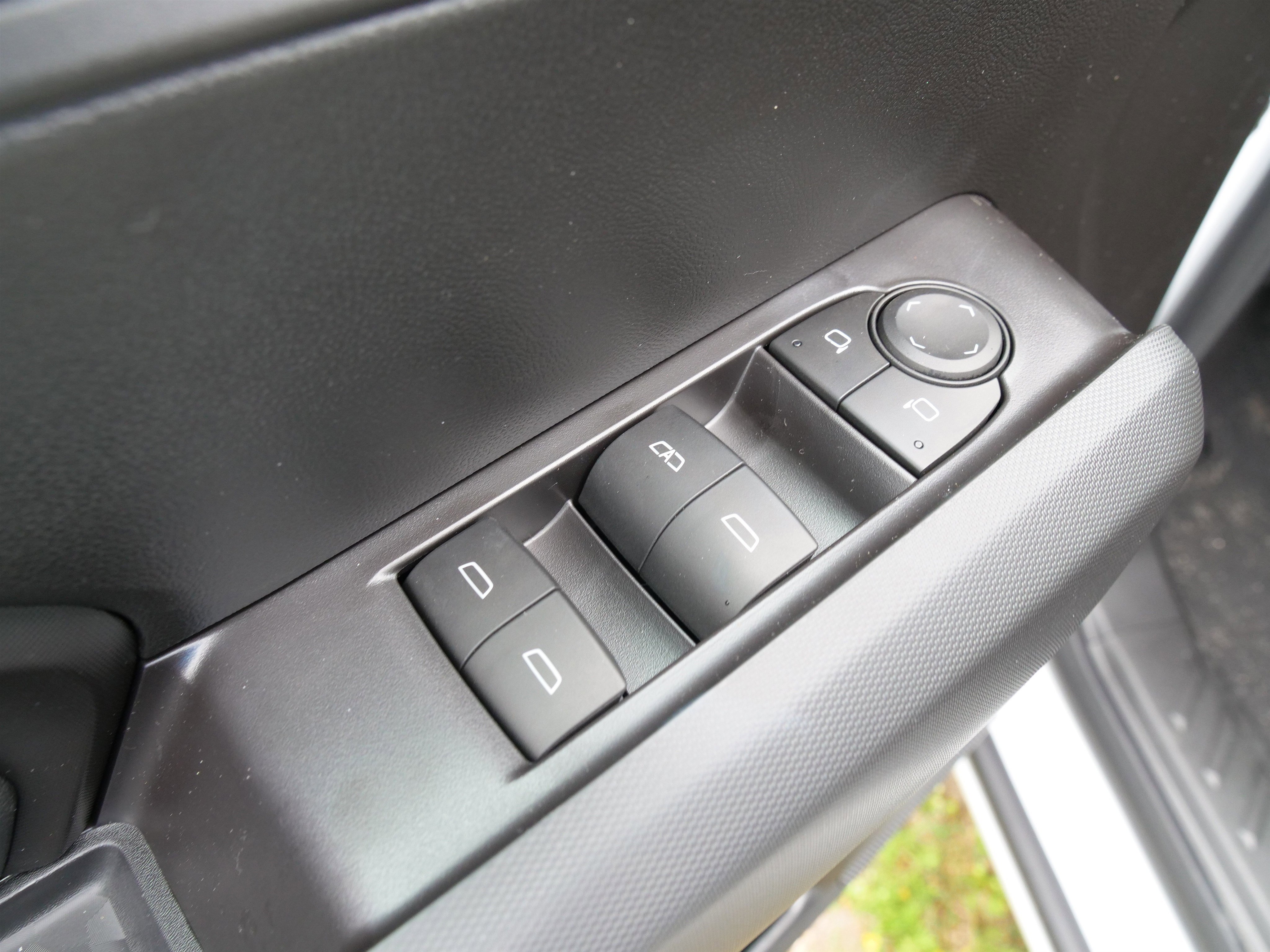 New 2025 GMC Canyon Elevation w/ Convenience Package image 15