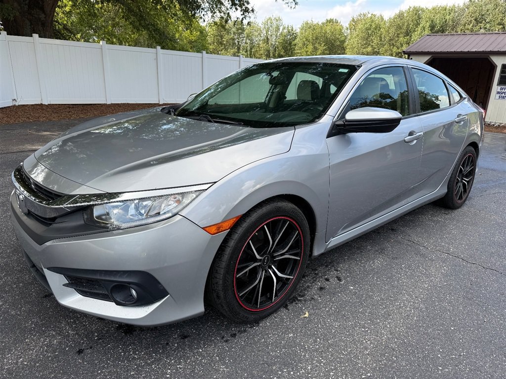Used 2018 Honda Civic EX-T image 2