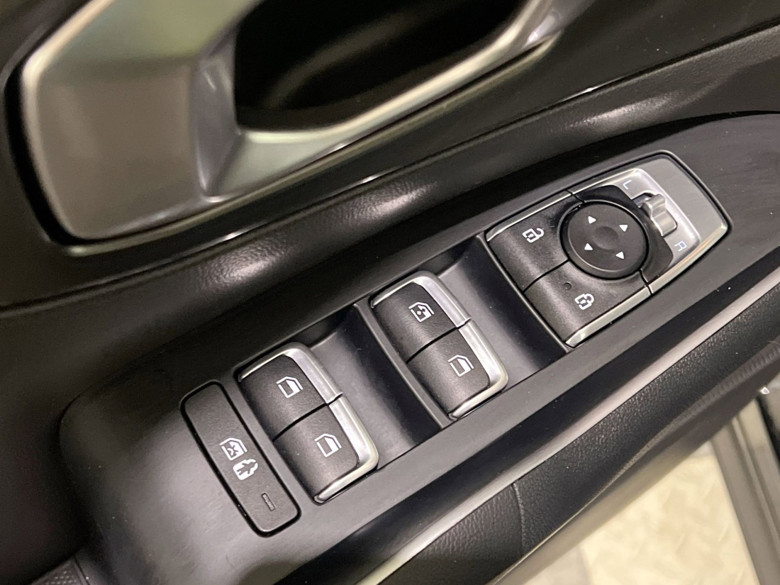 Used 2023 Kia Sorento EX image 28