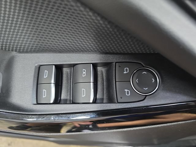 Used 2025 Chevrolet Equinox RS w/ Safety and Technology Package AWD/4WD image 32