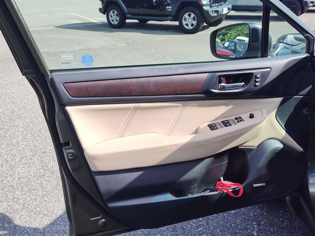 Used 2019 Subaru Outback 3.6R Limited AWD/4WD image 6