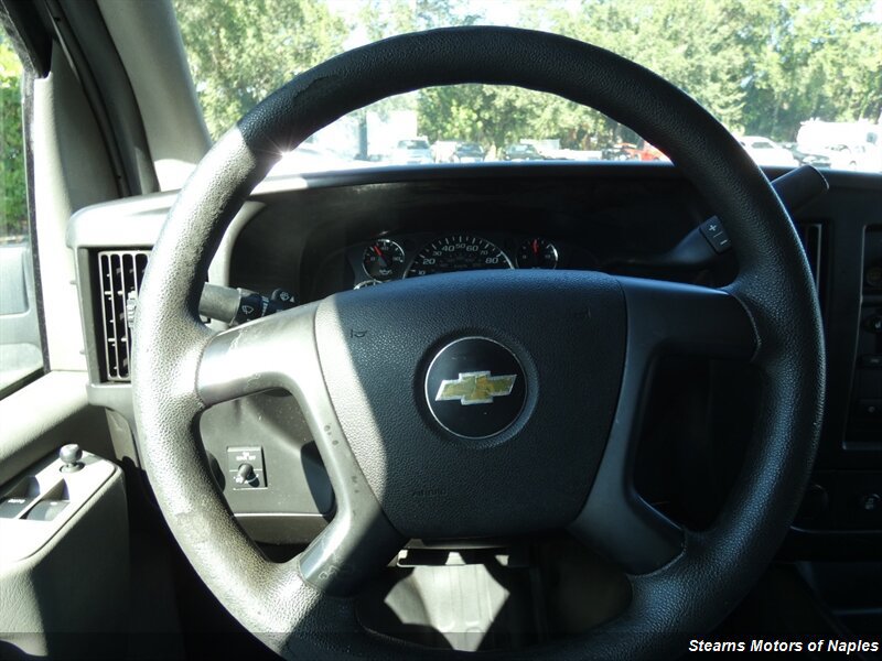 Used 2015 Chevrolet Express 2500 RWD image 24