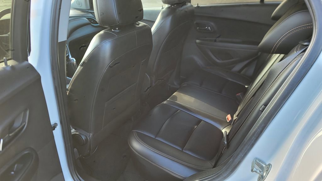 Used 2018 Chevrolet Trax Premier w/ LPO, Cargo Package image 26