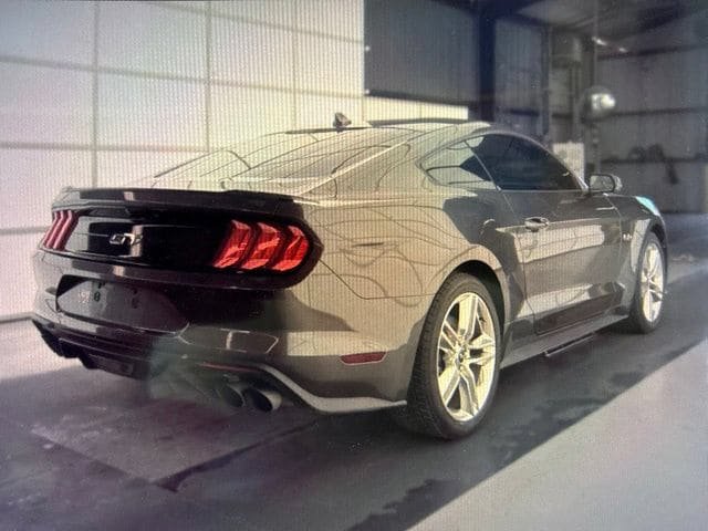 Used 2020 Ford Mustang GT Premium RWD image 3