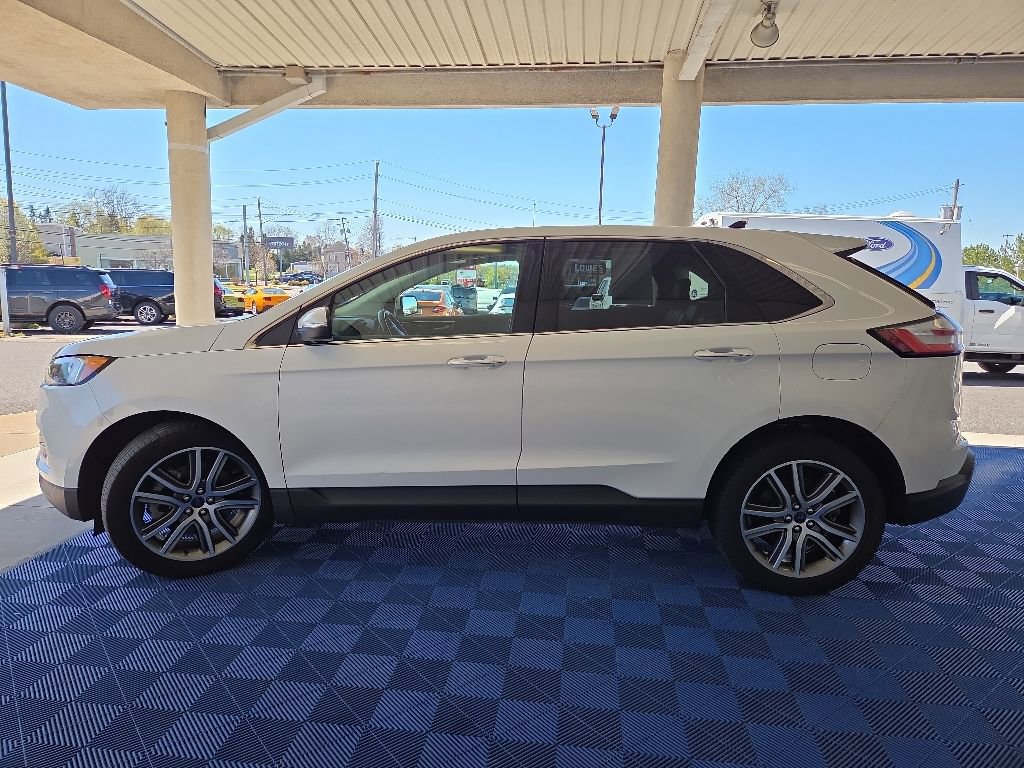 Used 2022 Ford Edge Titanium AWD/4WD image 4
