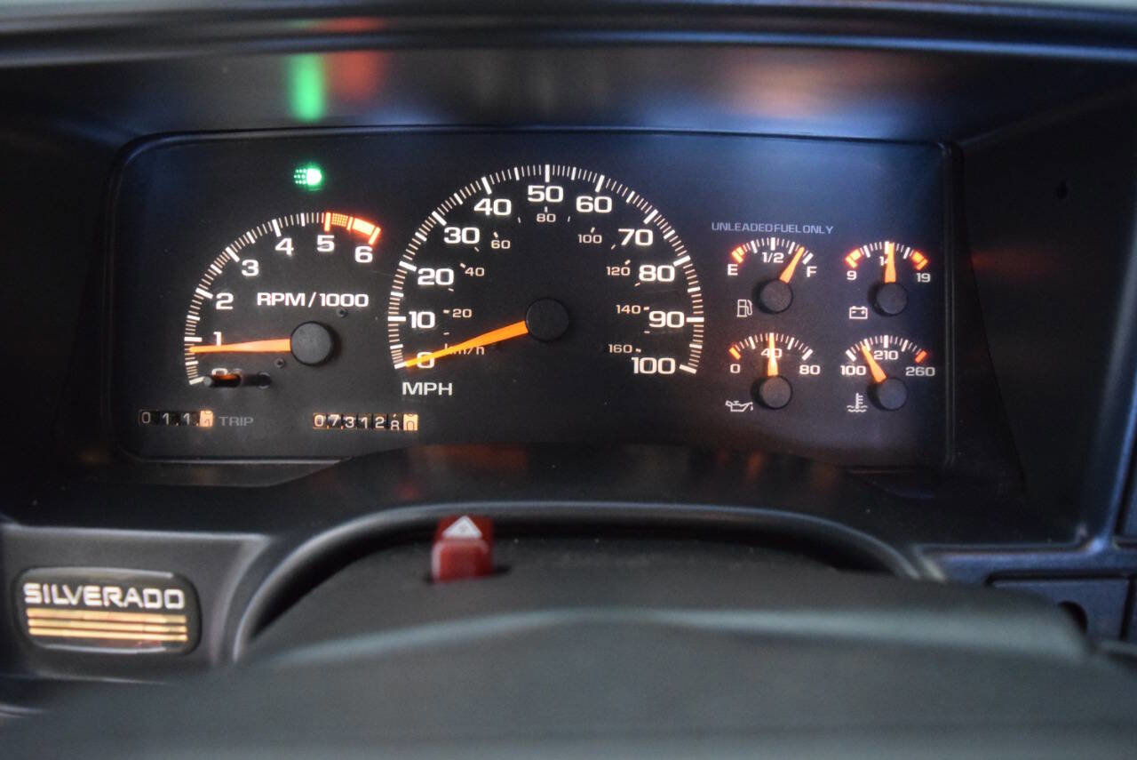 Used 1997 Chevrolet Silverado 1500 4x4 Regular Cab w/ Preferred Equipment Group 2 image 2