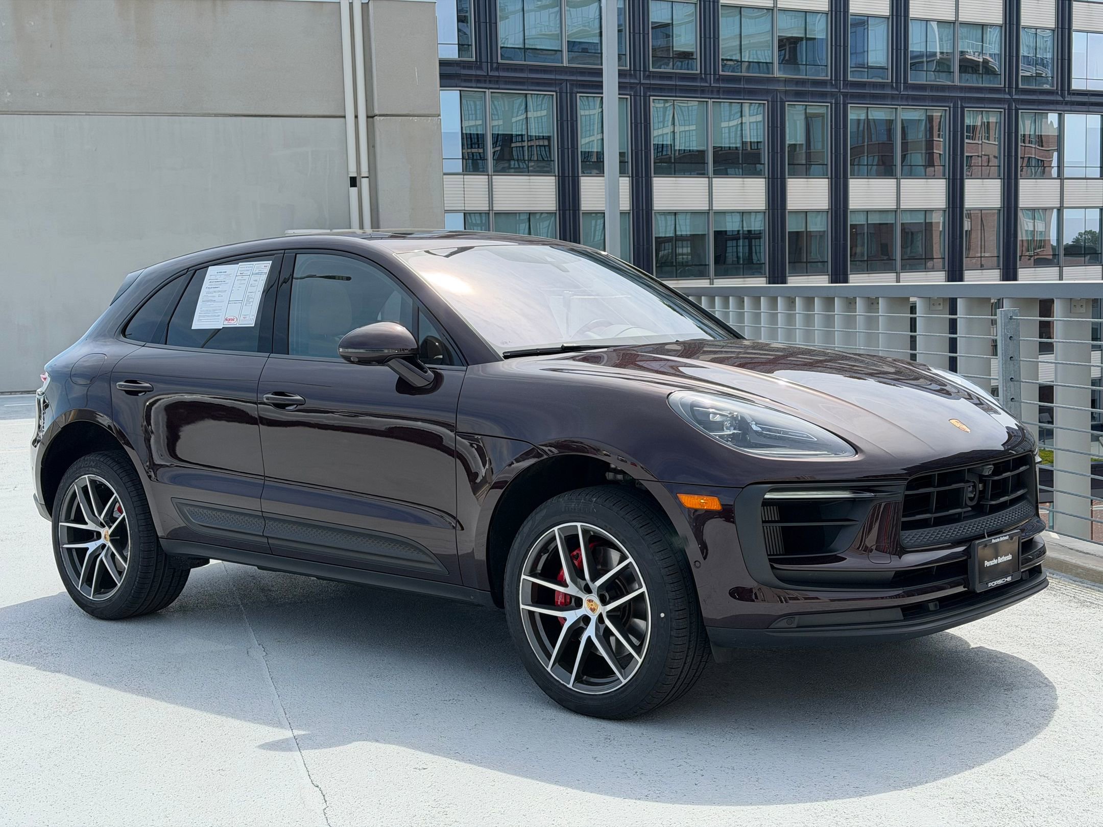 Certified 2023 Porsche Macan S AWD/4WD image 9