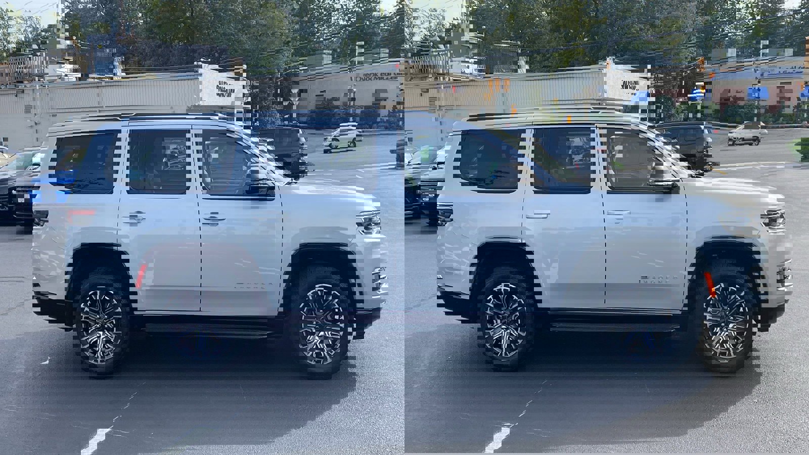 Used 2025 Jeep Wagoneer 4WD w/ Premium Group I image 29